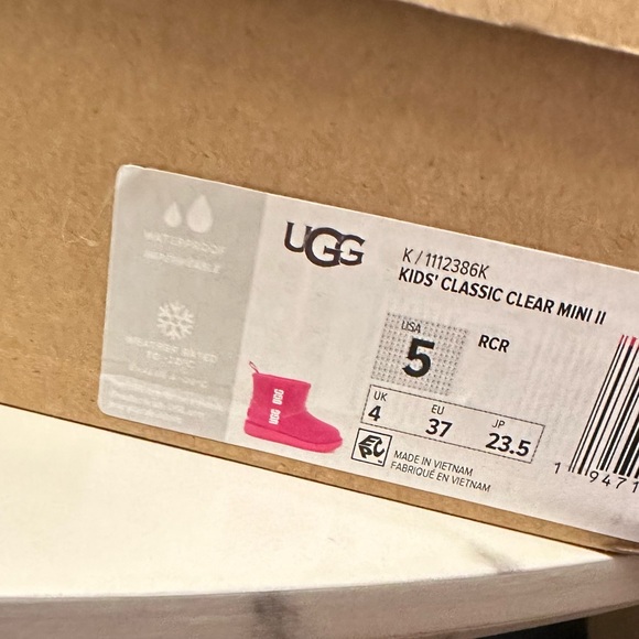 Kids class mini clear UGG comes with original box - Picture 6 of 6